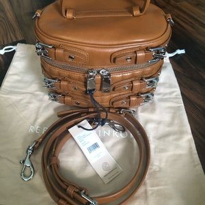 Rebecca Minkoff Hitch Hiker Oblong Crossbody Caramello